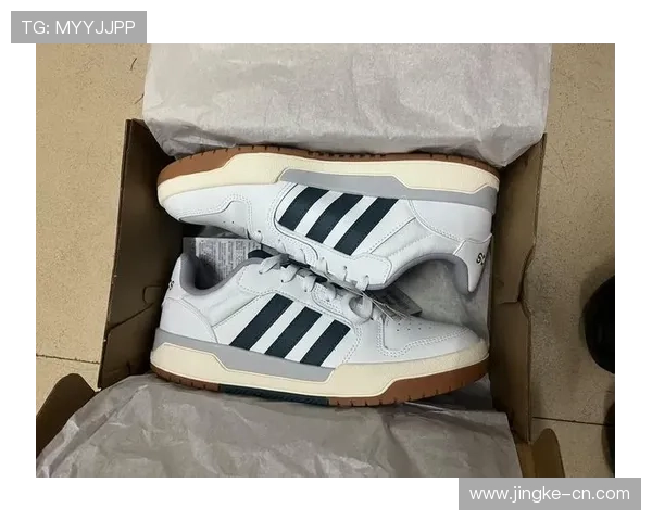 足球明星们的时尚选择小包揭秘引领潮流的新风尚与搭配技巧